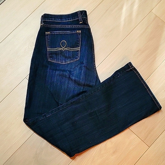 Lucky Sofia Boot Jeans - Picture 1 of 3